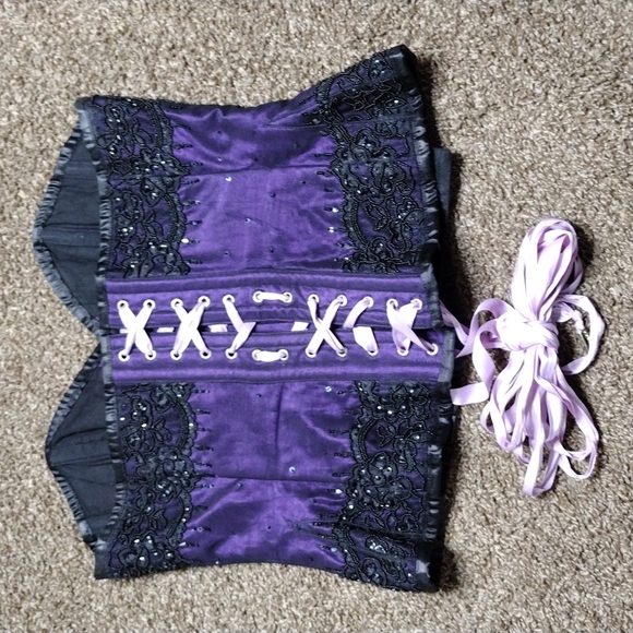 Vintage Goth Beaded Corset - Picture 2 of 16